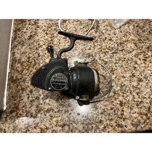 Vintage SHAKESPEARE Sea Wonder 2070 EJ Reel Made in USA Circa 1959 With Line